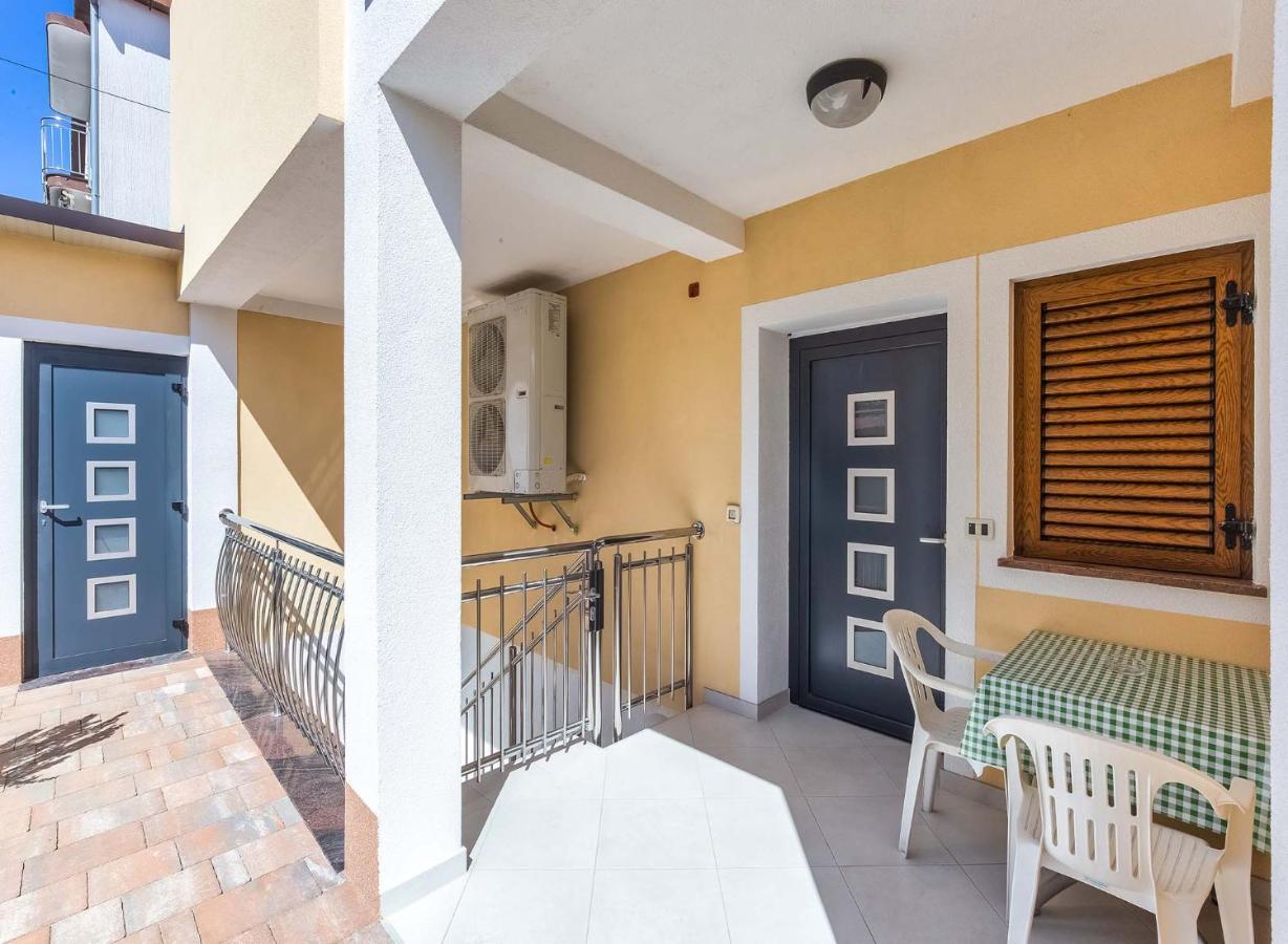 Rino Appartement Poreč Buitenkant foto