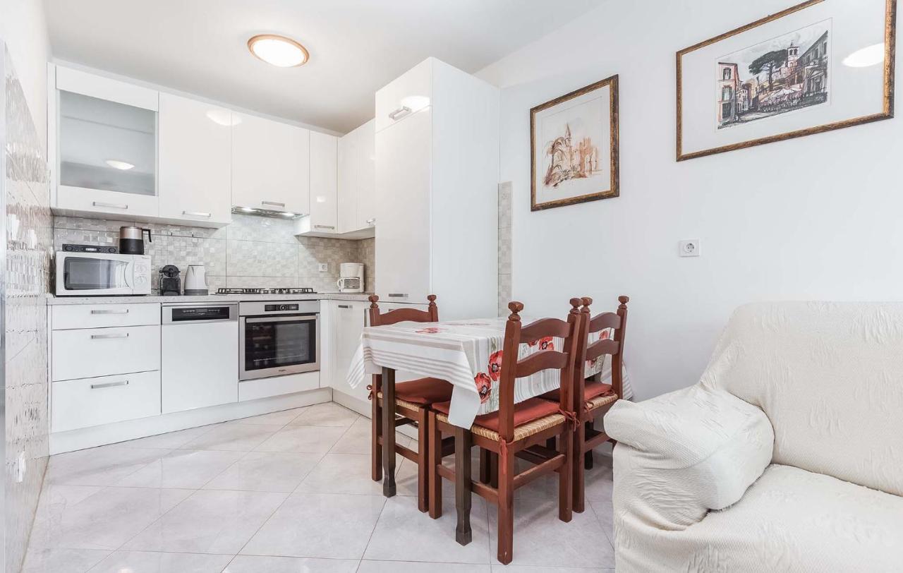 Rino Appartement Poreč Buitenkant foto